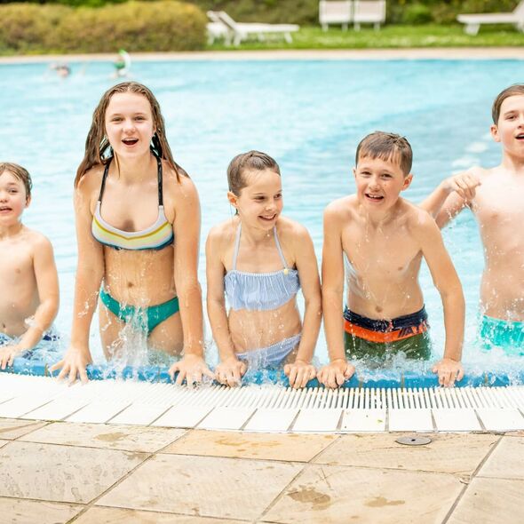 Jetzt gemeinsam mit der Klasse einen Schulausflug in die Ostsee Therme Erlebnisbad bei Scharbeutz planen
